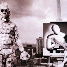 Mark Kostabi è il protagonista del documentatio Con Artist