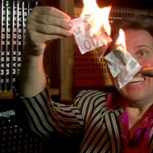 Mark Kostabi nel documentario Con Artist (2009)