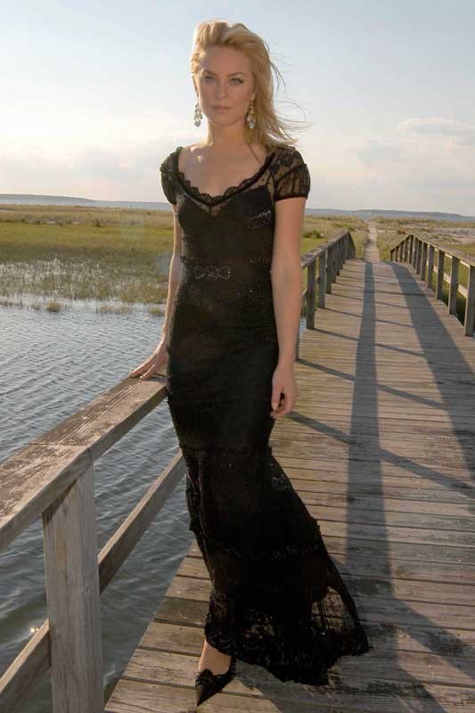 Elisabeth Rohm In Una Foto Promo Per Hampton Style Magazine Nel Luglio 2004 133686