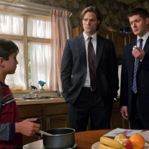 Jared Padalecki e Jensen Ackles in un momento dell'episodio I Believe the Children Are Our Future di Supernatural