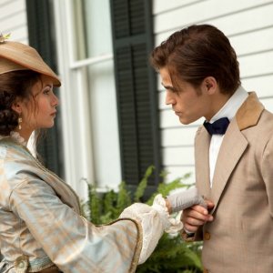 Katherine (Nina Dobrev) e Stefan (Paul Wesley) nell'episodio Lost Girls di The Vampire Diaries