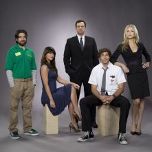 Un wallpaper di gruppo del cast principale della prima stagione della serie tv Chuck
