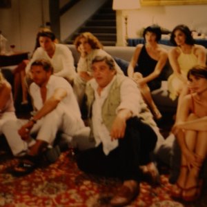 Carlo Marchetti sul set de La casa delle beffe con Maurizio Mattioli (al centro)