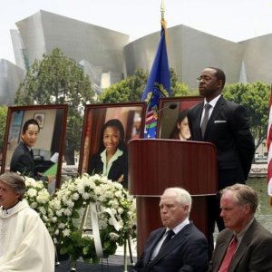 Courtney B. Vance in una scena dell'episodio 137 Sekunden di FlashForward
