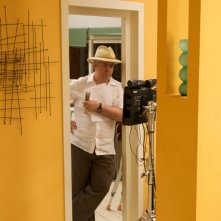 Il regista Pedro Almodovar sul set del film Gli abbracci spezzati