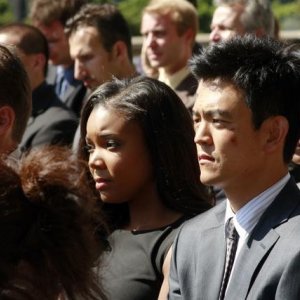 John Cho in una scena dell'episodio 137 Sekunden di FlashForward