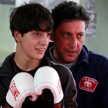 Lorenzo (Gabriele Campanelli e Mero (Sergio Castellitto) sono i protagonisti di Alza la testa