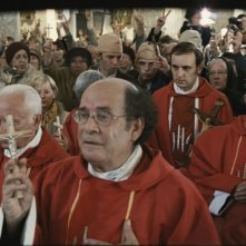 Adam Woronowicz in una scena del film Popieluszko