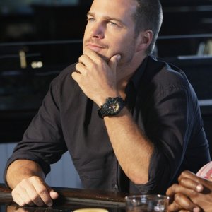 L'agente G. Callen (Chris O'Donnell) in una scena dell'episodio Predator di NCIS: Los Angeles