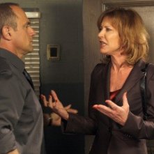 Christopher Meloni e Christine Lahti nell'episodio Sugar della serie Law & Order: SVU