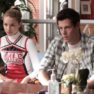 Dianna Agron e Cory Monteith in una scena dell'episodio Mash-Up della serie Glee