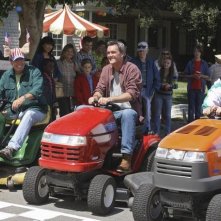 Neil Flynn in un momento dell'episodio The Block Party della serie The Middle