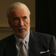 Christopher Lee in una scena del film Triage