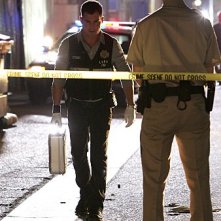 George Eads in un momento dell'episodio Death & The Maiden della serie CSI