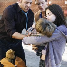 Paul Adelstein, Kate Walsh e Lucy Hale nell'episodio Pushing the Limits di Private Practice