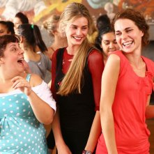 Vanessa Hessler, Giulia Gennari e Giulia Lippi in una scena della fiction Una sera d'ottobre