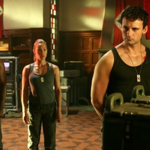 Zod (Callum Blue) e il suo gruppo nell'episodio Savior della nona stagione di Smallville
