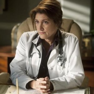 Brothers & Sisters: Amy Aquino nell'episodio Breaking the News