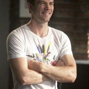 Brothers & Sisters: Luke MacFarlane nell'episodio Breaking the News