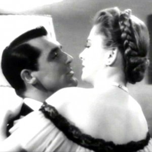 Cary Grant e Joan Fontaine sono i protagonisti del film Il sospetto ( 1941 )