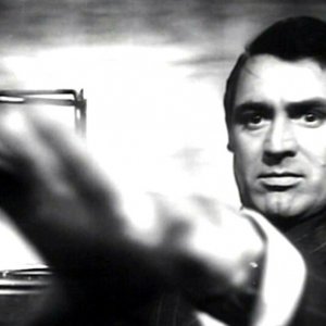 Cary Grant in una scena del film Il sospetto ( 1941 ) di Alfred Hitchcock