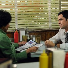 Cold Case: Danny Pino in una scena dell'episodio Hood Rats