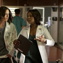 Three Rivers: Katherine Moennig ed Alfre Woodard nell'episodio Place of Life