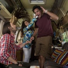 Til Death: Brad Garrett, Joely Fisher e Timm Sharp in una scena dell'episodio Doug and Ally Return