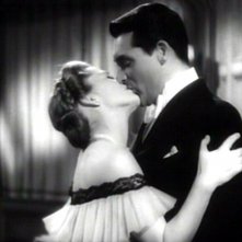 Un Bacio Appassionato Tra Cary Grant E Joan Fontaine In Una Scena Del Film Il Sospetto 1941 134733