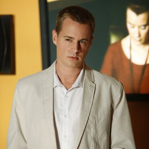 Sean Murray interpreta l'Agente Speciale McGee nell'episodio Good Cop, Bad Cop di Navy N.C.I.S.