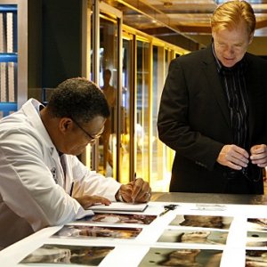 CSI Miami: una scena del cross-over con CSI Las Vega, Bone Voyage