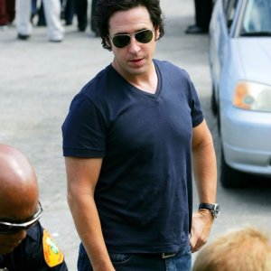 Numb3rs: Rob Morrow nell'episodio Friendly Fire