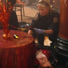 Trauma: Anastasia Griffith nell'episodio Masquerade