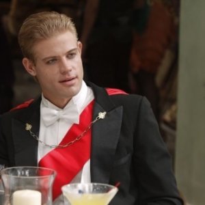 90210: Trevor Donovan nell'episodio Unmasked