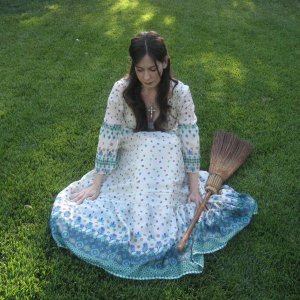 Adriana Garza nel ruolo di Athena nel film Paulo Coelho's The Experimental Witch