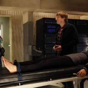 Fran Kranz, Eliza Dushku e la guest star Summer Glau nell'episodio The Left Hand di Dollhouse