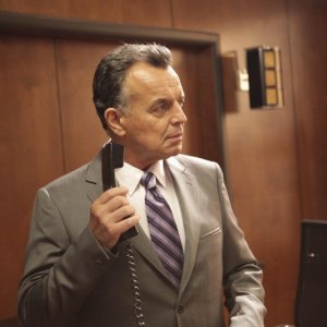 La guest star Ray Wise nell'episodio The Left Hand di Dollhouse