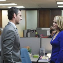 Better Off Ted: Jay Harrington ed Andrea Anders nell'episodio Through Rose Colored Hazmat Suits