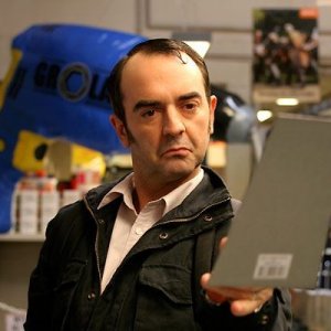 Bruno Solo in una scena del film Bancs publics (Versailles rive droite)