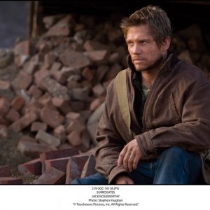Jack Noseworthy in una scena del film Il mondo dei replicanti
