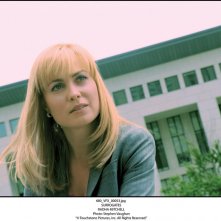 La bella Radha Mitchell è l'Agente Peters nel film Il mondo dei replicanti