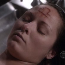 Medium, stagione 6: un misterioso serial killer firma i suoi omicidi con il segno della Bilancia nell'episodio The Medium is the Message