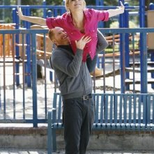 Modern Family: Jesse Tyler Ferguson e Julie Bowen in una scena dell'episodio En Garde
