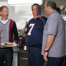 Modern Family: Jesse Tyler Ferguson, Ed O'Neill ed Eric Stonestreet nell'episodio Coal Digger