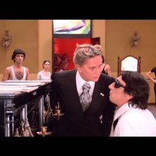 Flavio Bucci con Alida Valli, e sullo sfondo - Miguel Bosè Jessica Harper e Stefania Casini in una scena di Suspiria ( 1977 )