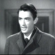 Gregory Peck in una scena del film Io ti salverò ( 1945 )