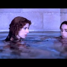Jessica Harper e Stefania Casini in una scena del film Suspiria ( 1977 )
