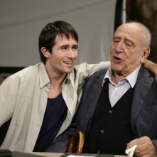 Pierpaolo Camplone e Arnoldo Foà scherzano sul set del film Le ombre rosse