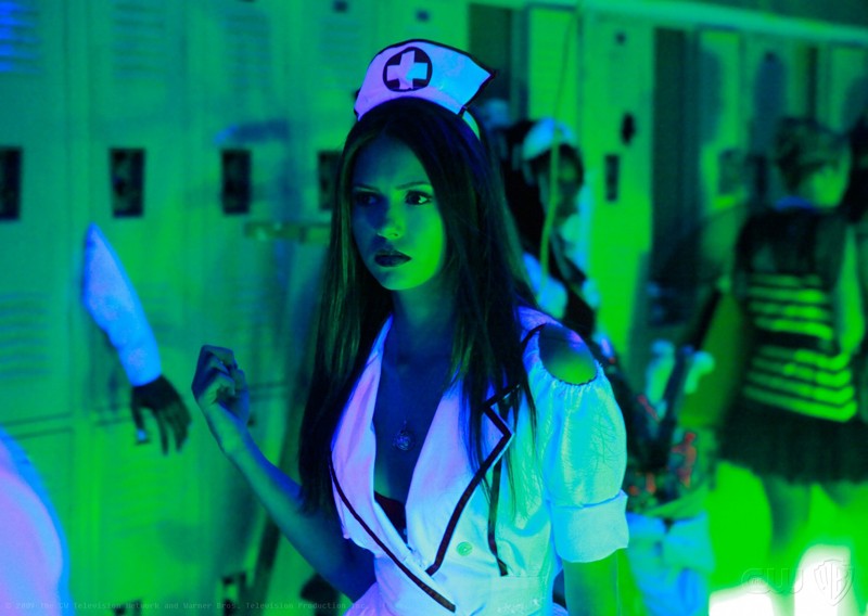 Nina Dobrev Vestita Da Sexy Infermiera Per Halloween In Un Momento Dell Episodio Haunted Di The Vampire Diaries 135766