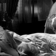 Deborah Kerr e Pamela Franklin in una scena del film horror Suspense
